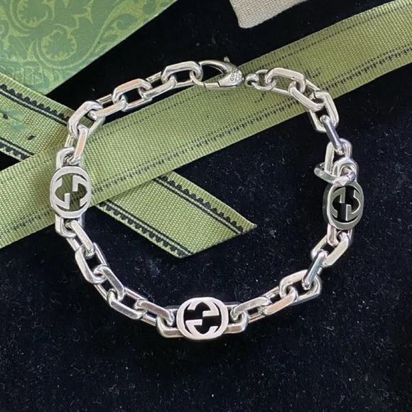 Authentic GUCCI Interlocking Chain Bracelet - Picture 3 of 6
